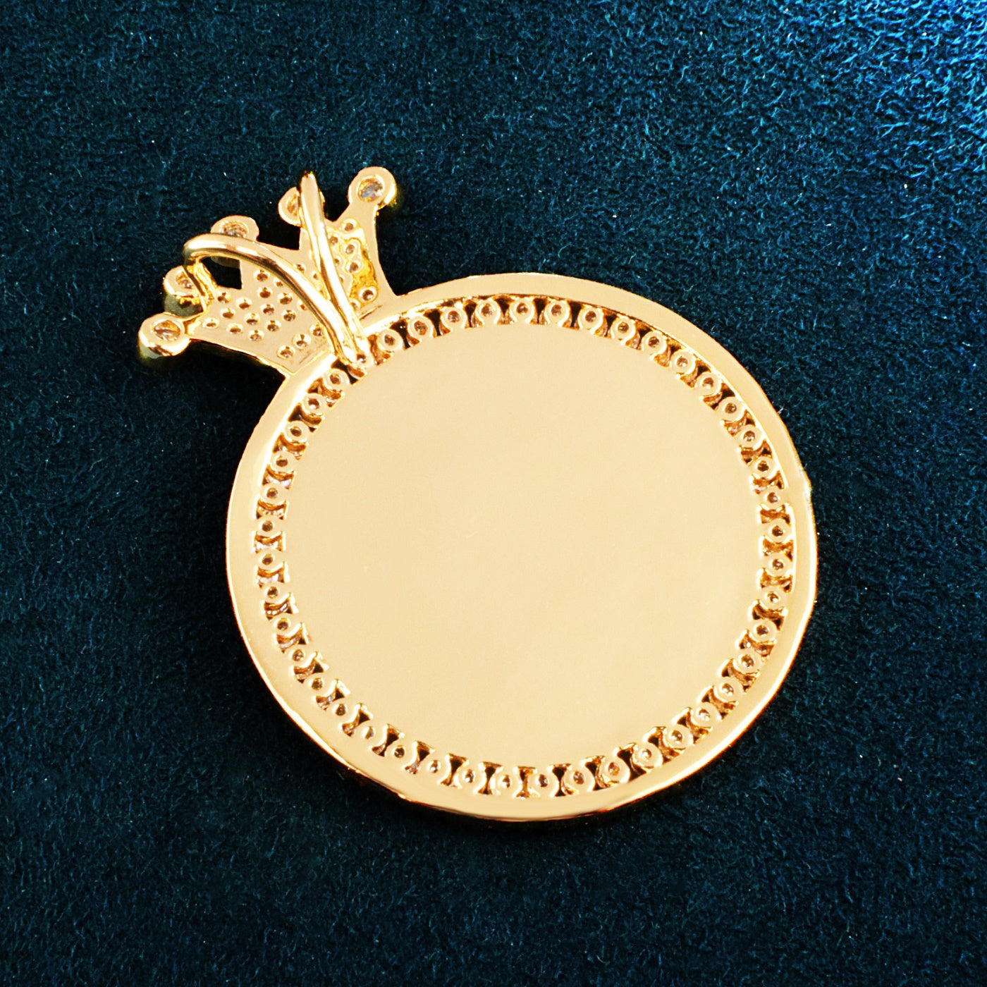 Crown Round Photo Necklace