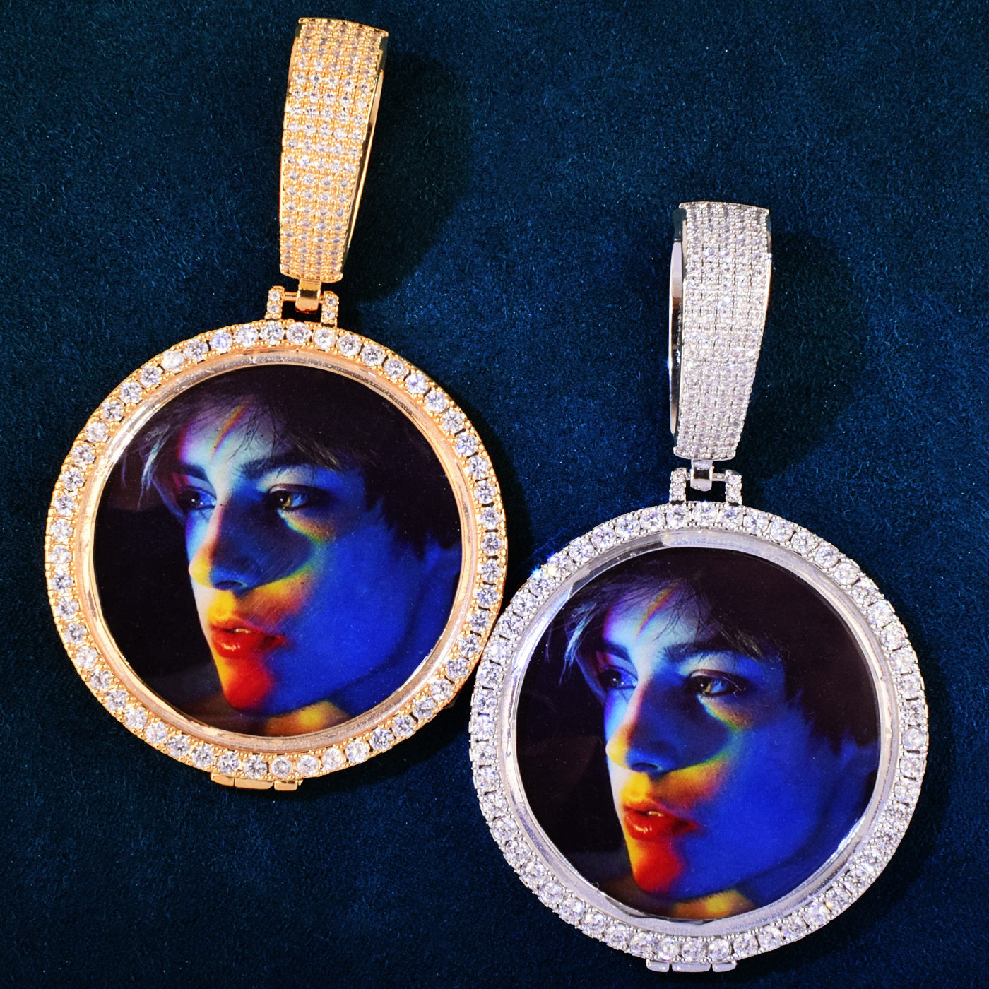 Round Photo With Big Clasp Necklace