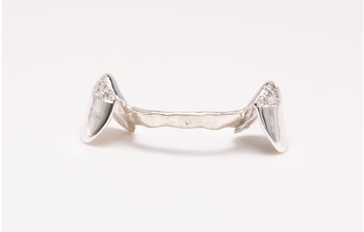 The Thirsty Vampire - Sterling Silver Diamond Tips 2 Teeth