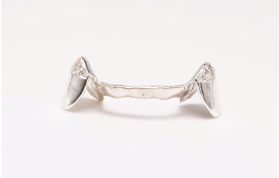The Thirsty Vampire - White Gold Diamond Tips 2 Teeth